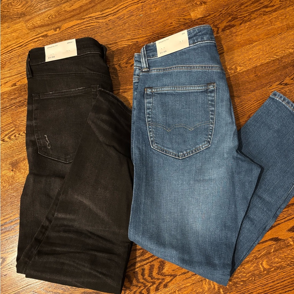 2 pairs American Eagle Jeans Athletic Fit 31/30